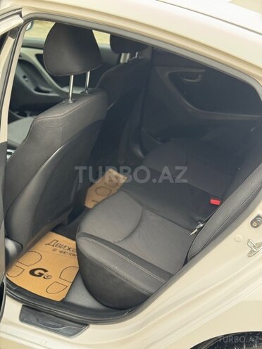 Hyundai Elantra 2015, 310,000 km - 1.6 l - Bakı
