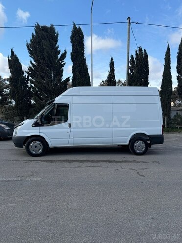 Ford Transit-3