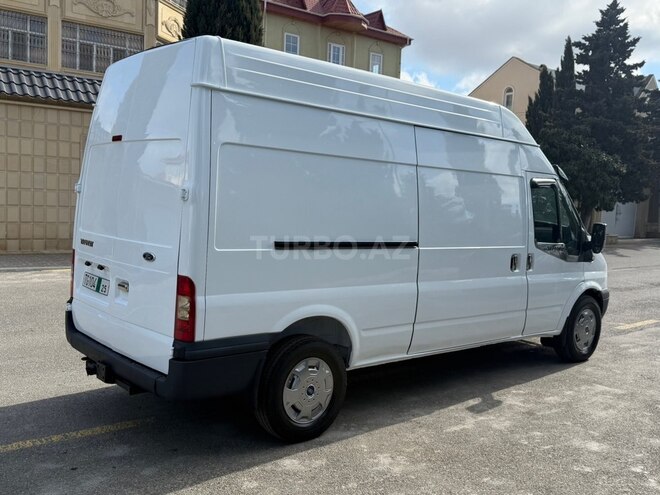 Ford Transit-6
