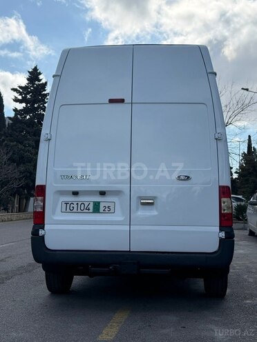 Ford Transit-4