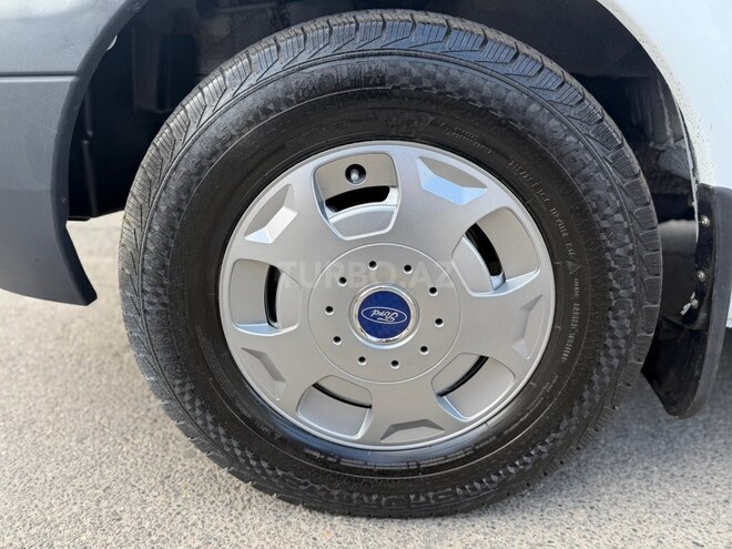 Ford Transit-14