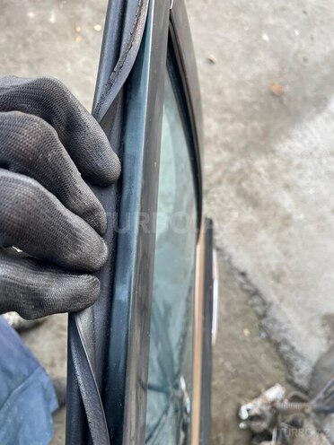 Mercedes E 320 2000, 305,000 km - 3.2 l - Bakı