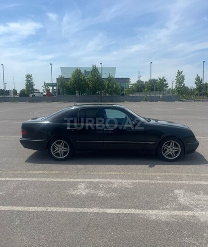 Mercedes E 320 2000, 305,000 km - 3.2 l - Bakı
