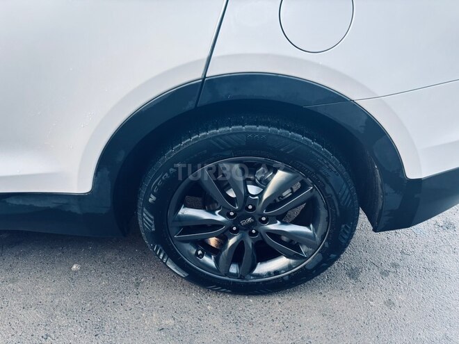 Hyundai Santa Fe-10
