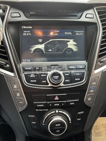 Hyundai Santa Fe-12