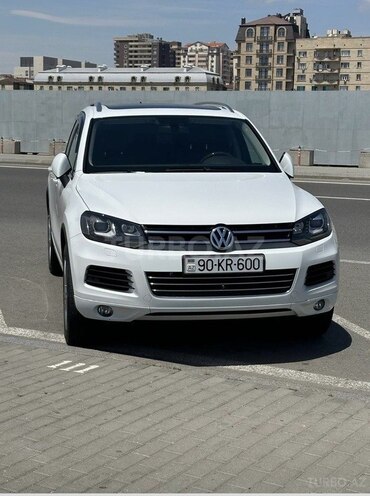 Volkswagen Touareg-1