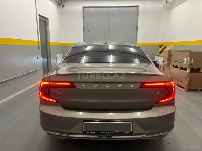 Volvo S90-2