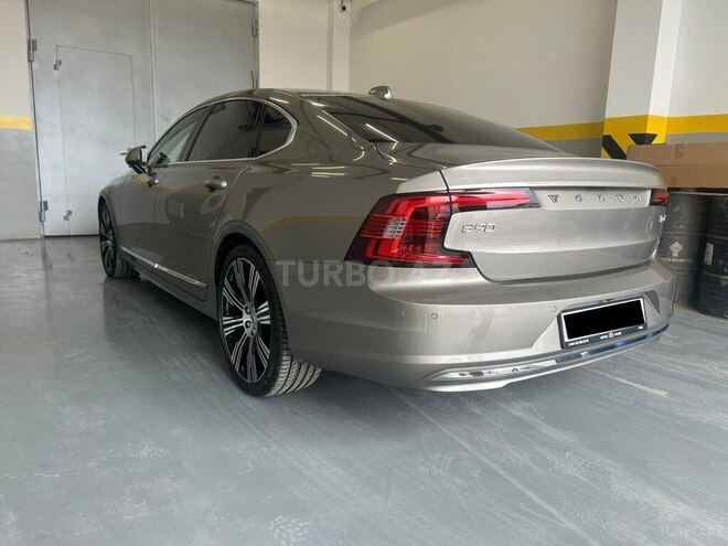 Volvo S90-6