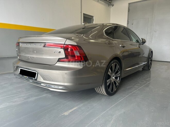 Volvo S90-7