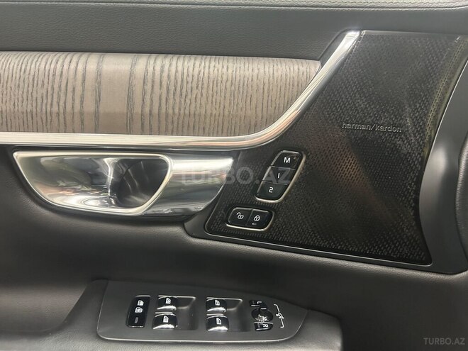 Volvo S90-14