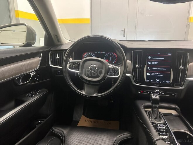 Volvo S90-11