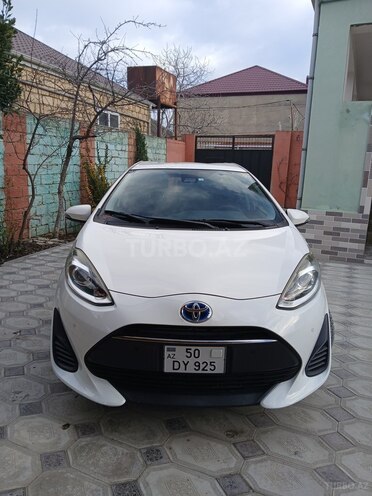 Toyota Aqua-1