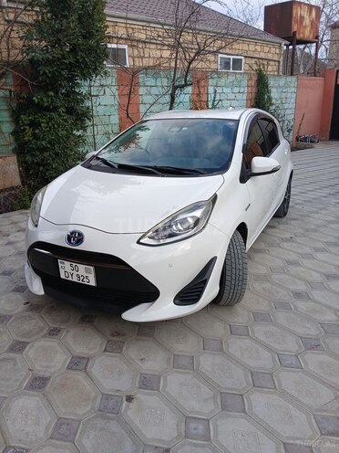 Toyota Aqua-3