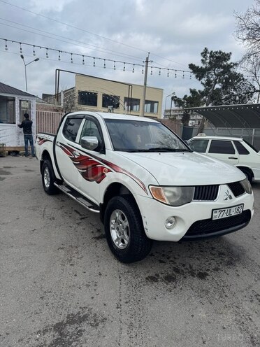 Mitsubishi L200-5