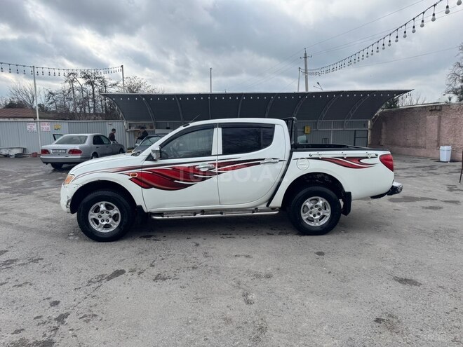 Mitsubishi L200-7