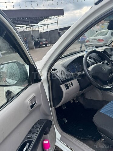 Mitsubishi L200-8