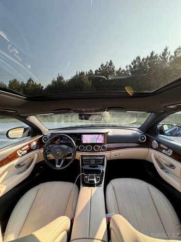 Mercedes E 300 4MATIC-6