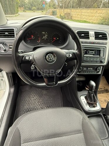 Volkswagen Polo 2018, 101,000 km - 1.6 л - Bakı