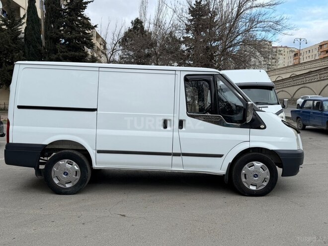 Ford Transit-3