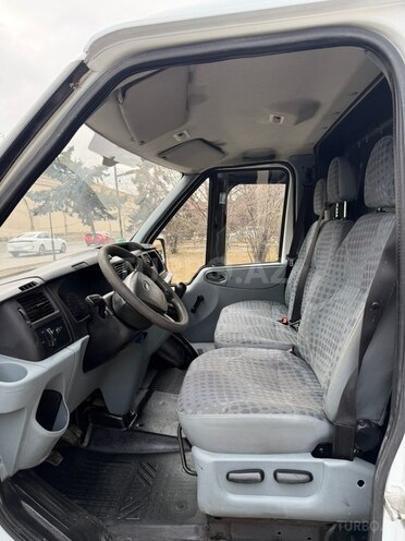 Ford Transit-7
