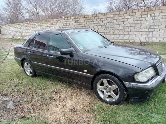 Mercedes C 220 2000, 375,000 km - 2.2 l - Ucar