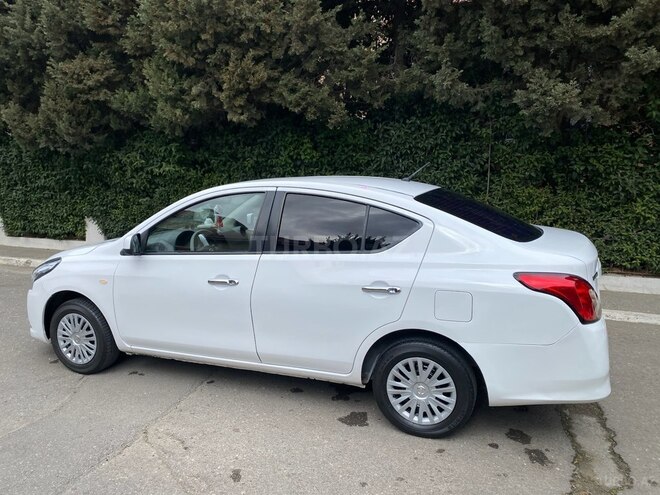 Nissan Sunny 2015, 168,000 km - 1.5 l - Bakı