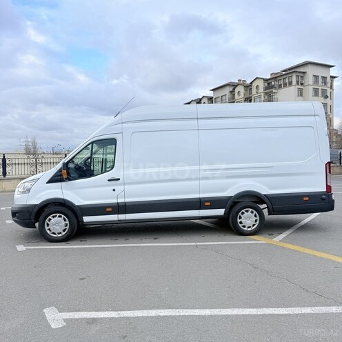 Ford Transit-5