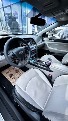 Hyundai Sonata-8