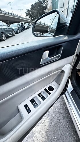 Hyundai Sonata-6