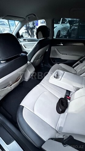 Hyundai Sonata-10