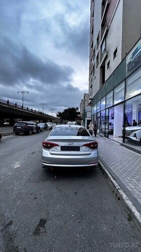 Hyundai Sonata-4