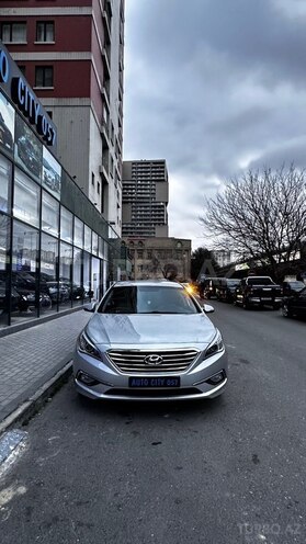 Hyundai Sonata-1