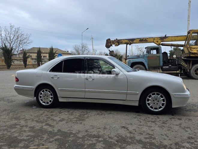 Mercedes E 240 2000, 263,000 km - 2.4 l - Ağcabədi