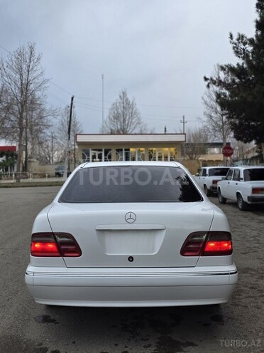 Mercedes E 240 2000, 263,000 km - 2.4 l - Ağcabədi