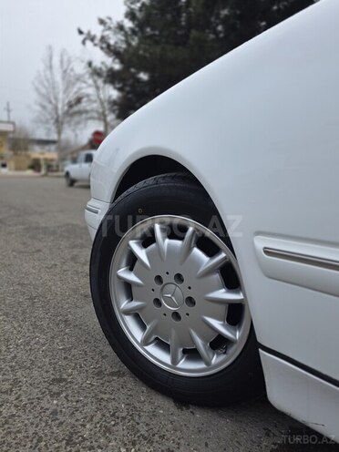 Mercedes E 240 2000, 263,000 km - 2.4 l - Ağcabədi