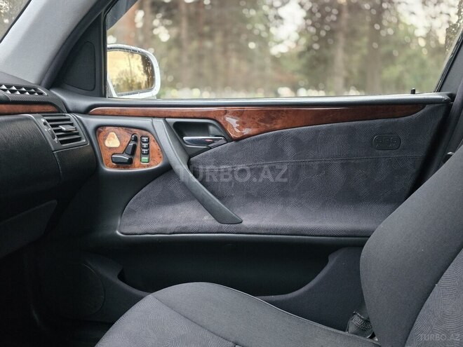 Mercedes E 240 2000, 263,000 km - 2.4 l - Ağcabədi