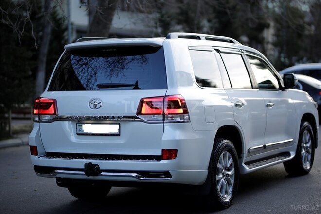 Toyota Land Cruiser-16