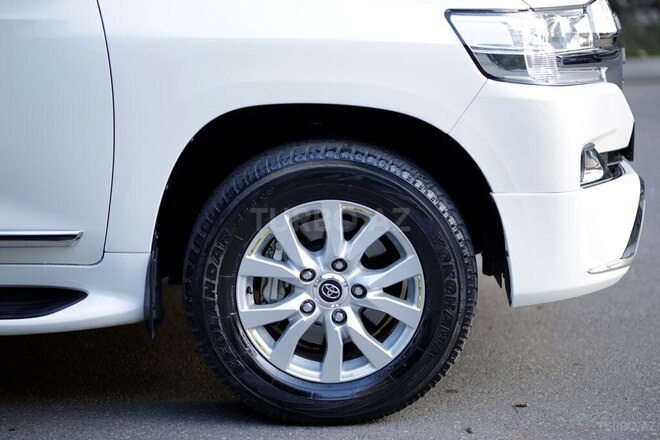 Toyota Land Cruiser-8