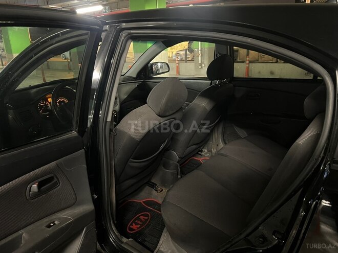 Kia Rio-12