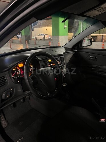 Kia Rio-7