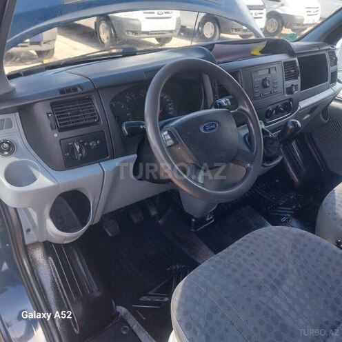 Ford Transit-3