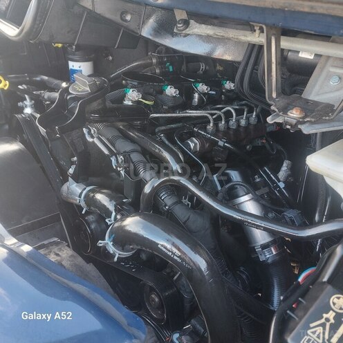 Ford Transit-8
