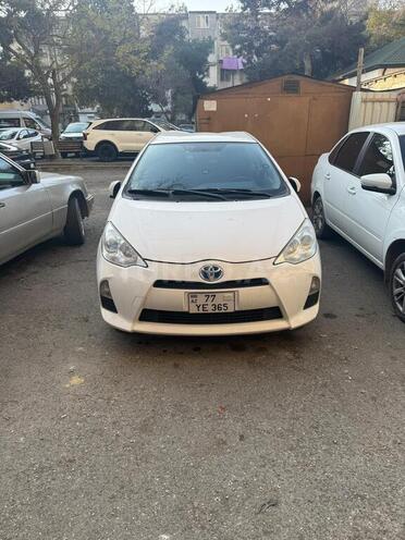 Toyota Aqua 2015, 120,000 km - 1.5 л - Bakı