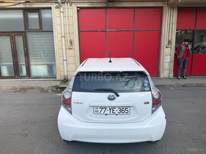 Toyota Aqua 2015, 120,000 km - 1.5 л - Bakı