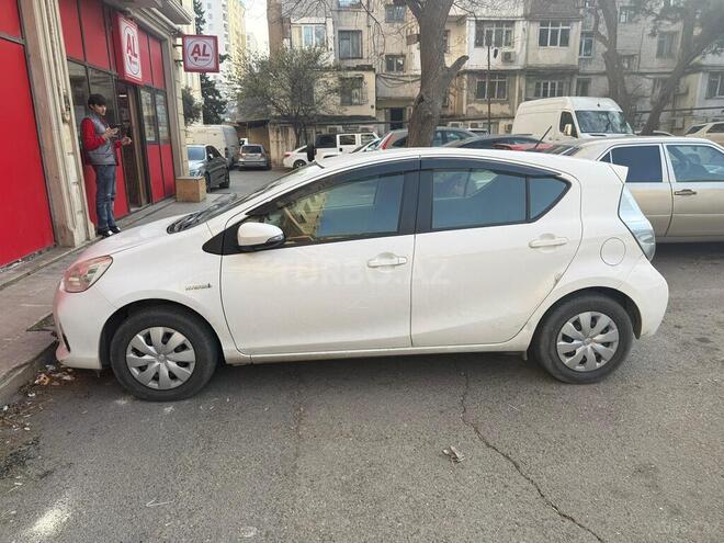 Toyota Aqua 2015, 120,000 km - 1.5 л - Bakı