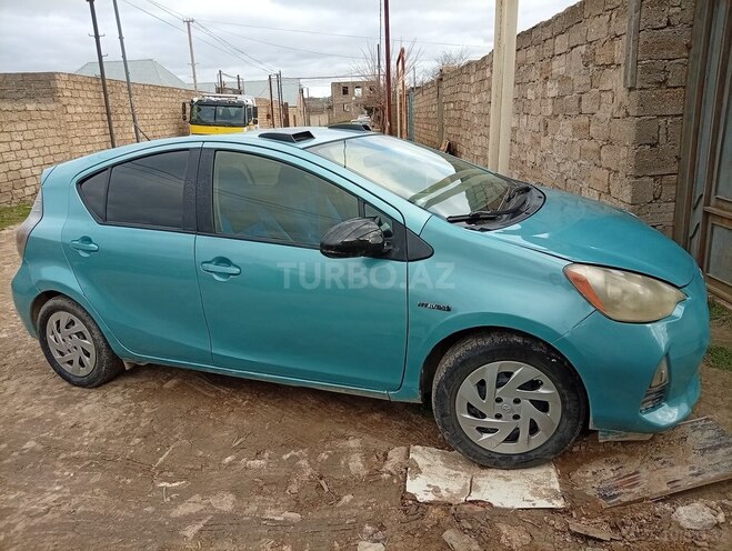 Toyota Prius C 2012, 250,000 km - 1.5 л - Bakı