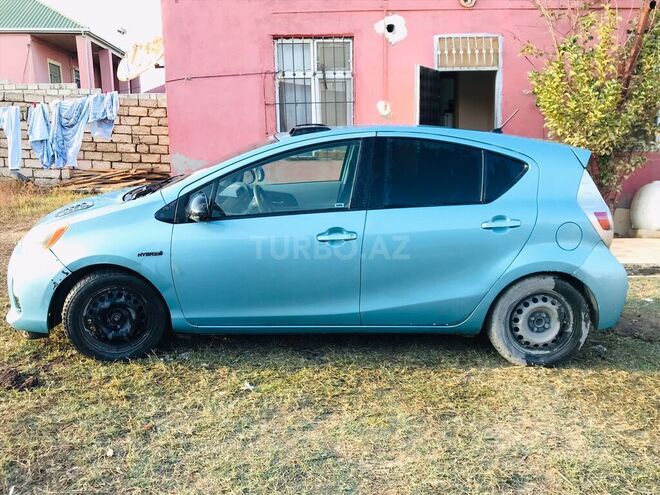 Toyota Prius C 2012, 250,000 km - 1.5 л - Bakı