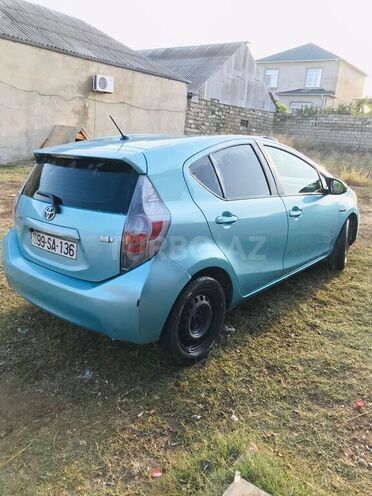 Toyota Prius C 2012, 250,000 km - 1.5 л - Bakı