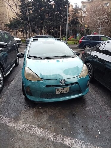Toyota Prius C 2012, 250,000 km - 1.5 л - Bakı