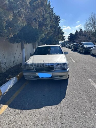Mercedes C 220 1999, 999,900 km - 2.2 л - Bakı